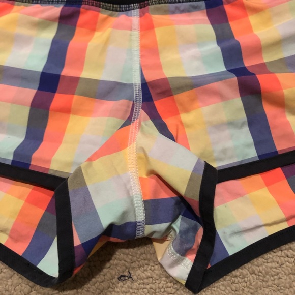 Lululemon seawheeze speed short. Size 8. - Picture 5 of 5